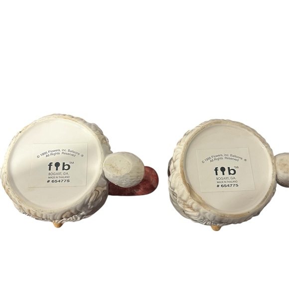 Vintage set of 2 Santa Mugs. - Picture 2 of 2